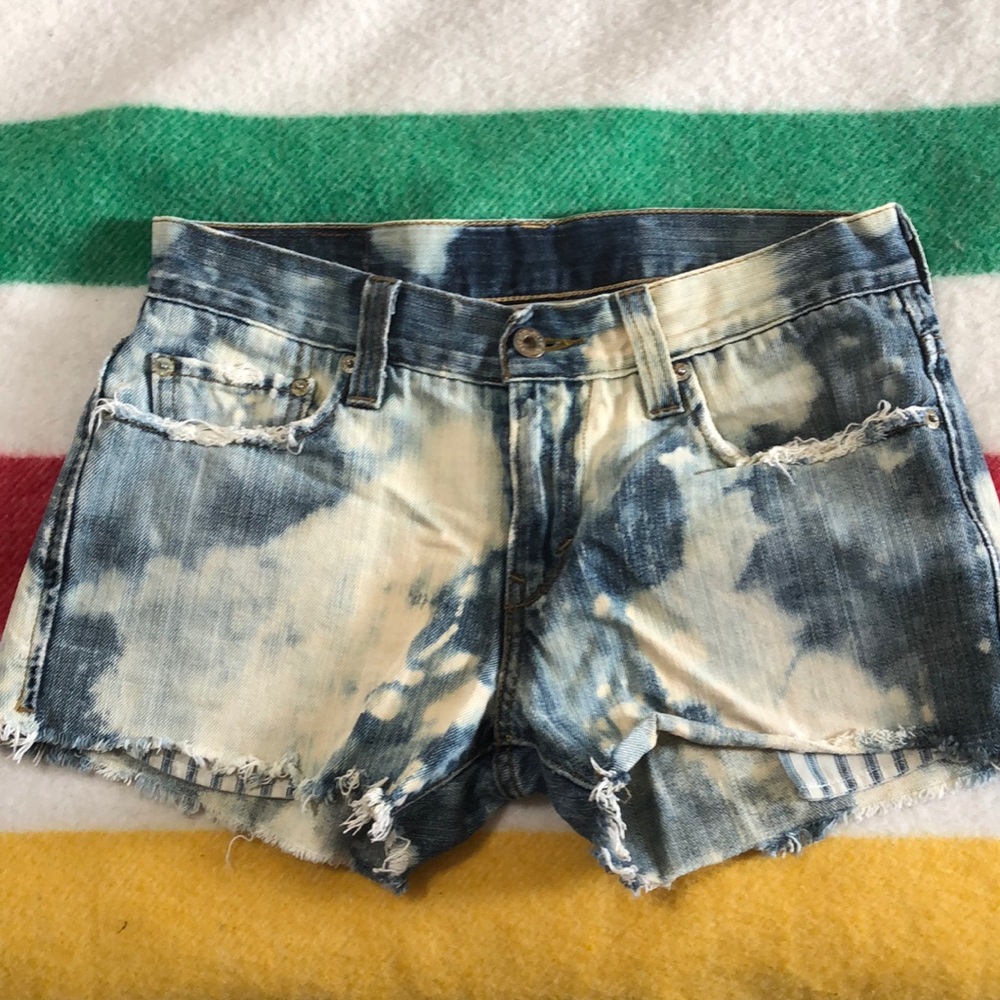 Levi’s distressed jean shorts